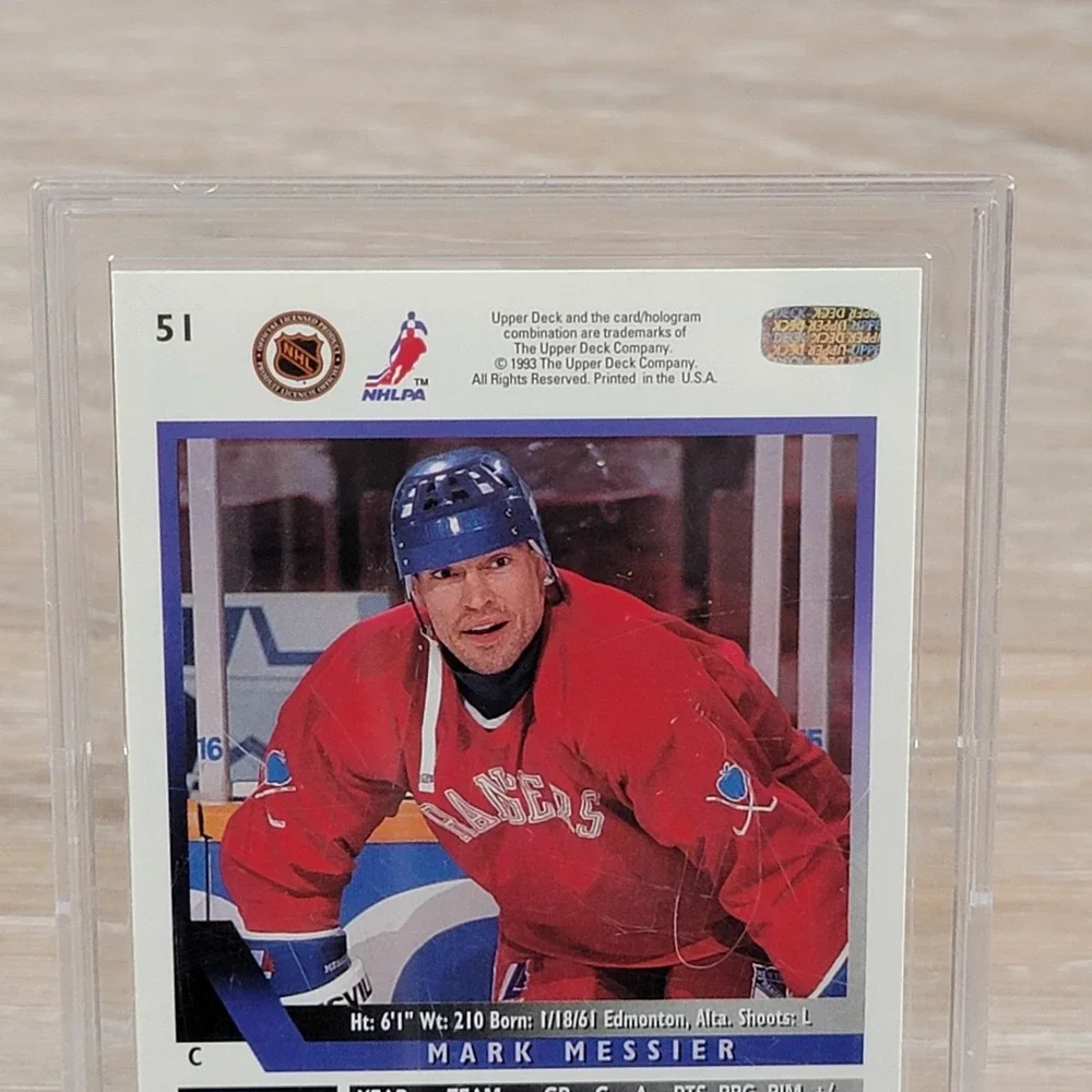 Mark Messier Signed 1993 94 Upper Deck Card New York Rangers Autographed Hockey